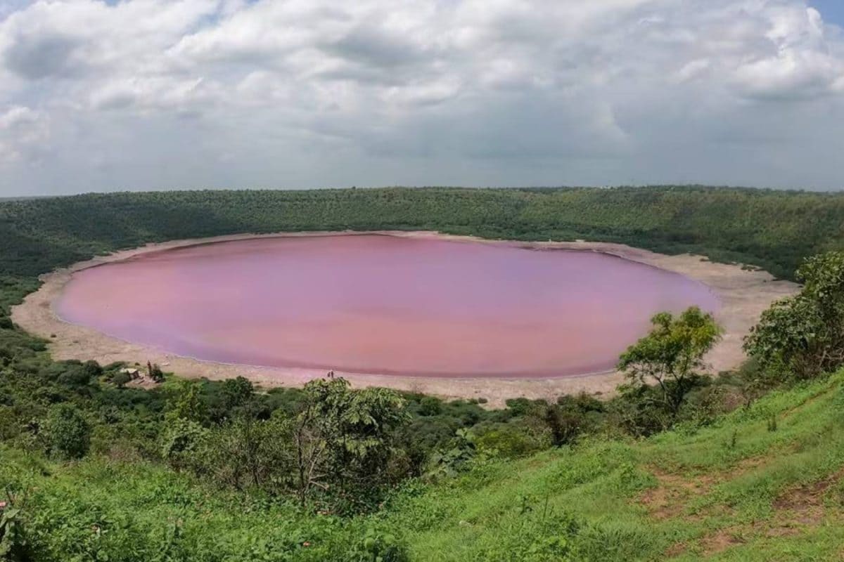 India’s Colour-Changing Lakes: Natural Wonders You Have To See To Believe