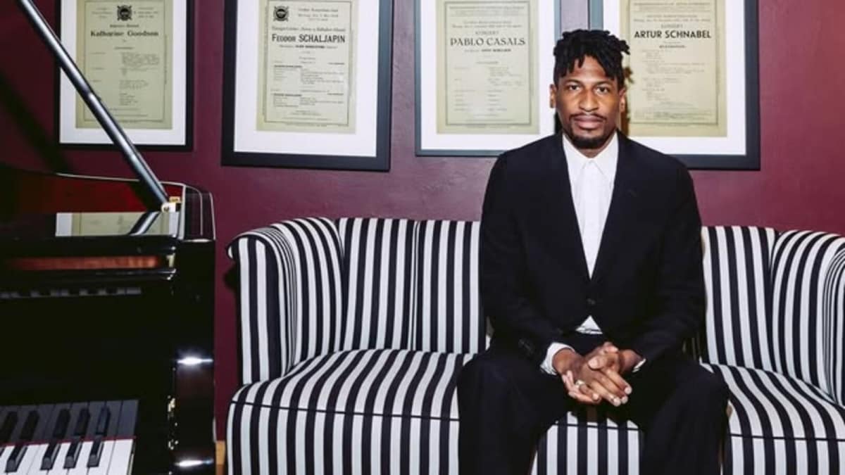 Grammy Winner Jon Batiste Marks His Debut In India With A Magical Performance | Hollywood News