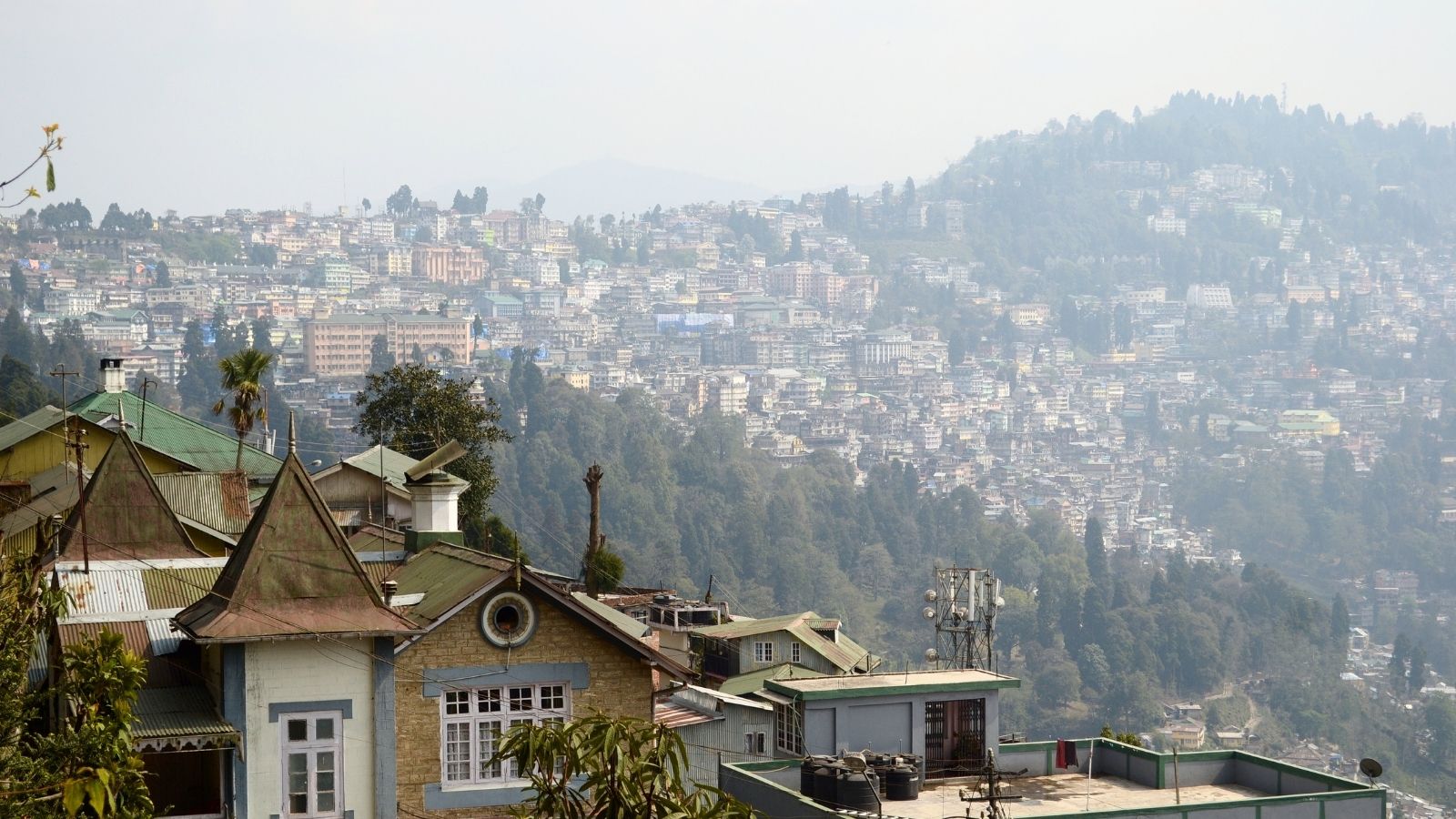 Bengala Ocidental manteve sua posição entre os 5 primeiros. O estado registrou um PIBS de Rs 18,15 lakh crore. 