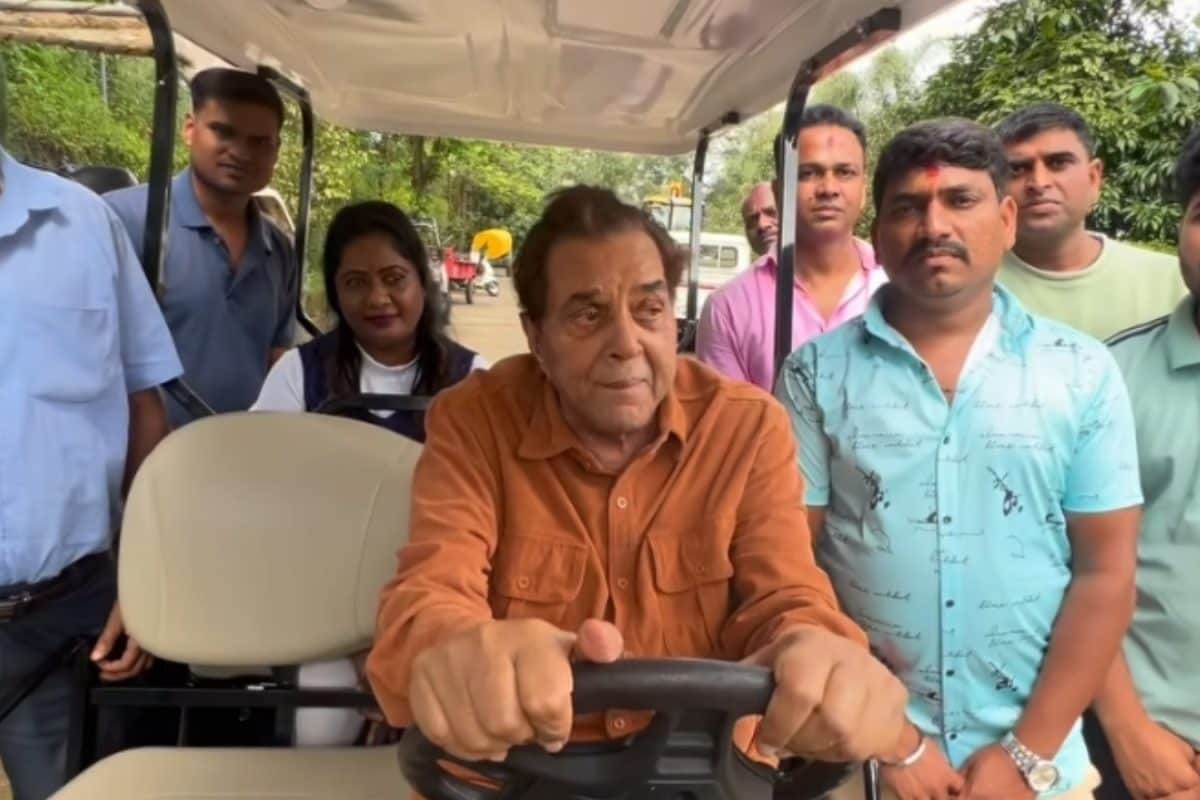 Dharmendra’s Dussehra Message Wishing ‘Health and Happiness’ Goes Viral Amid Health Concerns