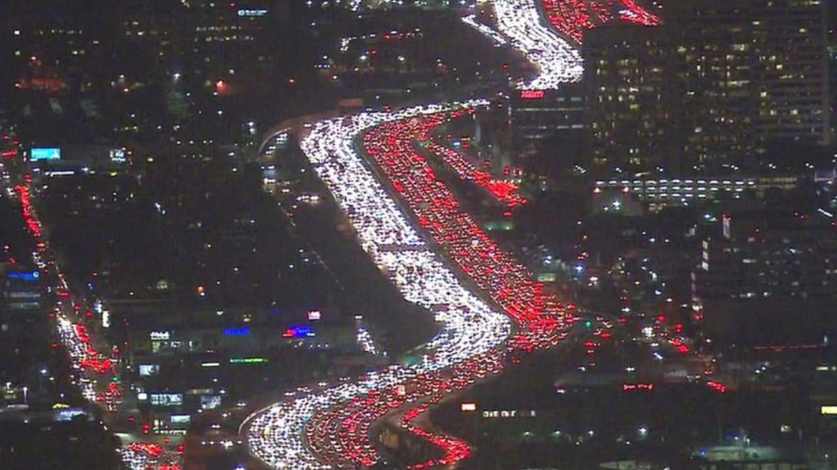 Thanksgiving Viral Footage Shows Los Angeles Freeways Flooded With Cars | Watch