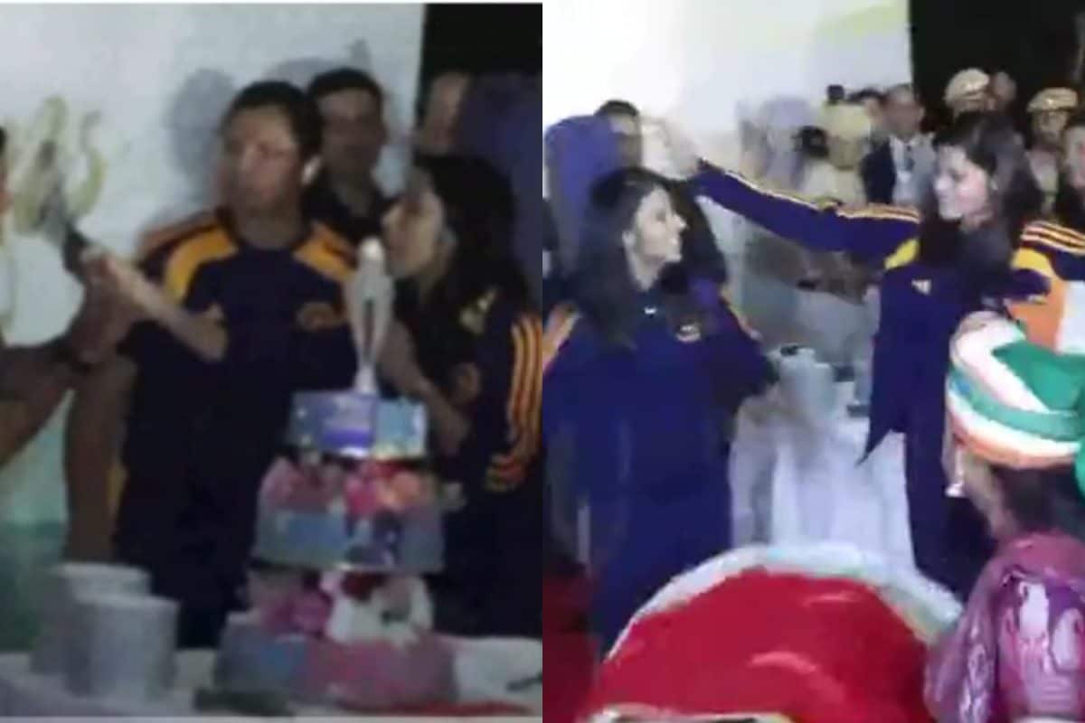 Champions Arrive! India’s Women's World Cup Heroes Celebrate In Delhi Ahead Of PM Modi Meet | WATCH