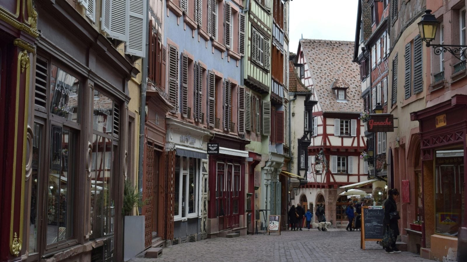 GK: Which Country Has The Highest Number Of Time Zones?