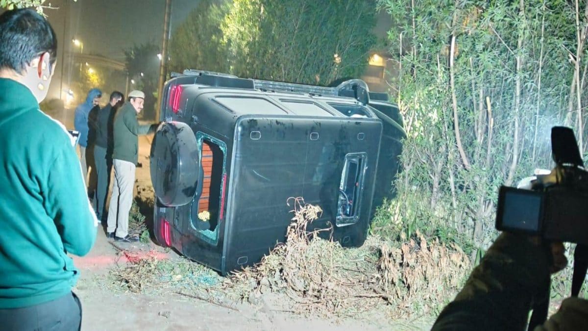 Delhi Mercedes Crash: One Dead, Three Injured After Car Mows Down Pedestrians Near Ambience Mall
