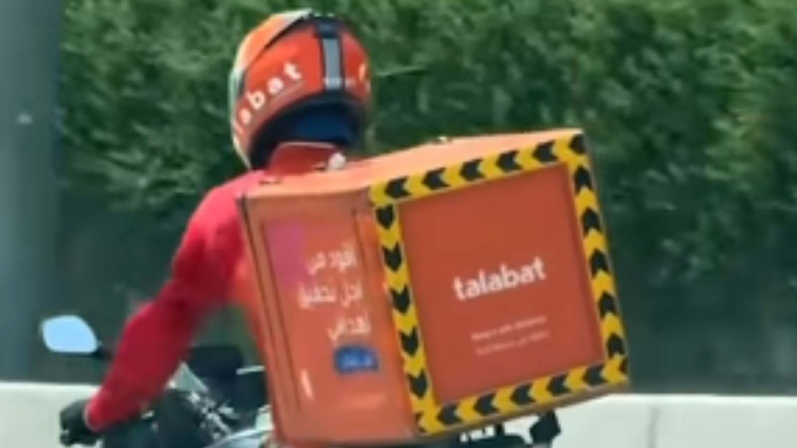 Here’s What Happened When A Food Delivery Boy Fell From His Bike In The UAE | Video