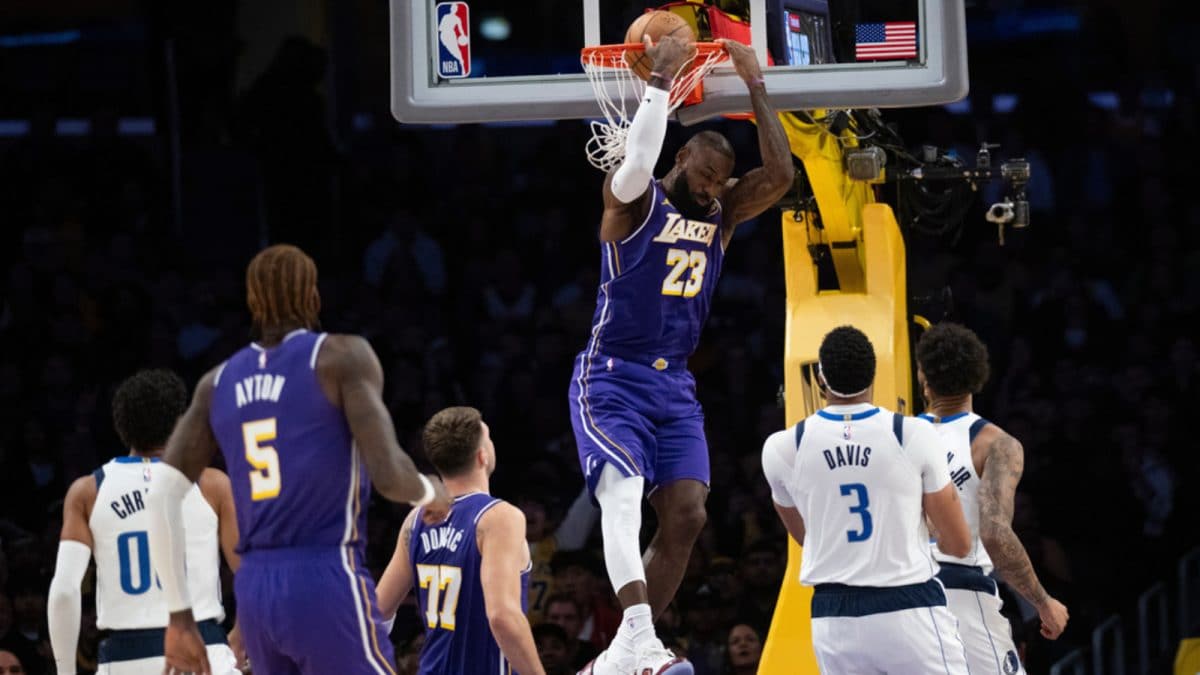 lebron james alley oop from wade