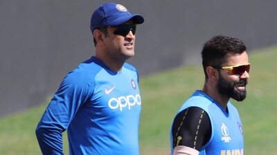 Indian cricket legends MS Dhoni and Virat Kohli (PTI)