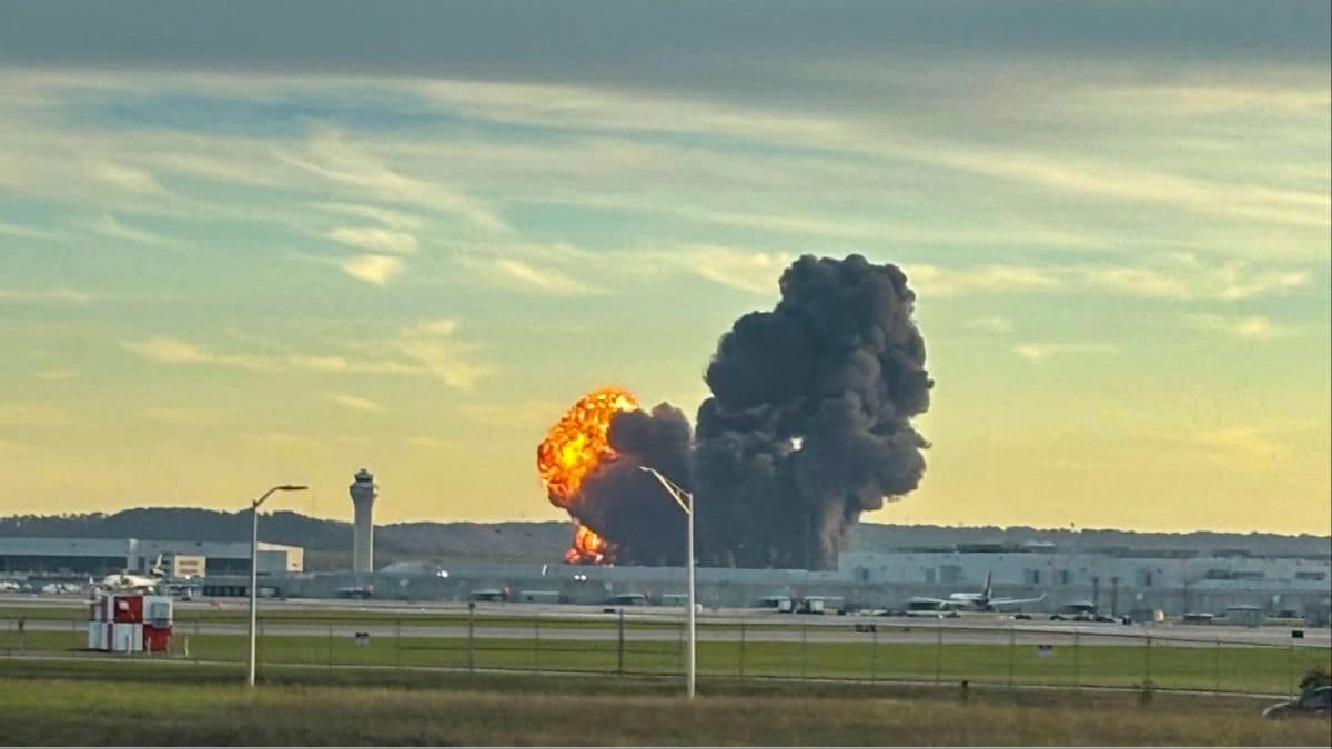 7 Dead As Large UPS Cargo Plane Crashes, Bursts Into Flames During Takeoff In Louisville | Videos
