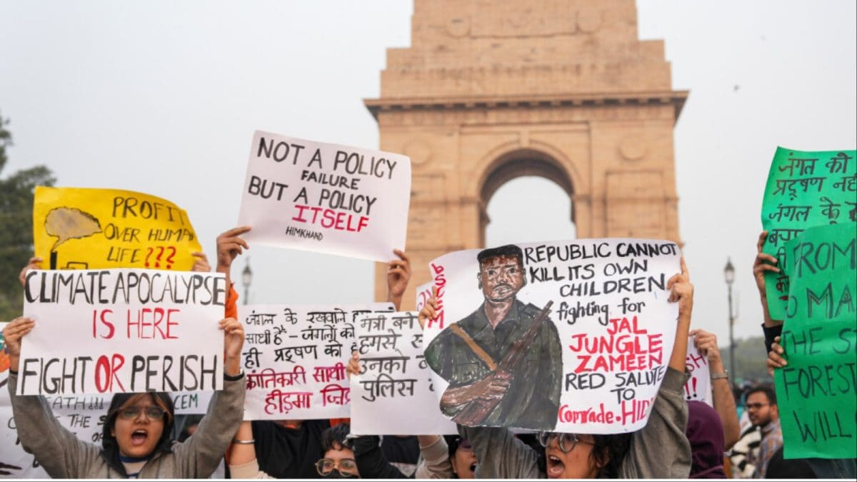 15 Arrested As Delhi Pollution Protesters Use Chilli Spray On Cops, Shout Controversial Slogans