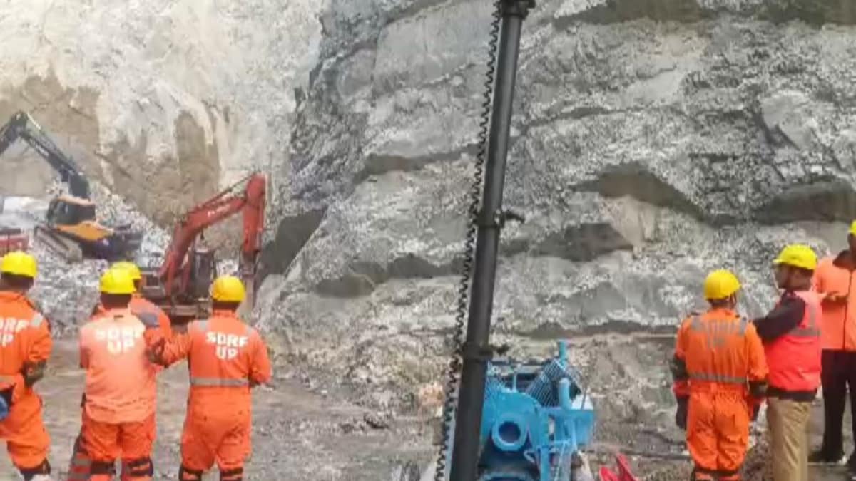 One Dead, Many Feared Trapped After Mine Collapse In Uttar Pradesh’s Sonbhadra | India News One Dead, Many Feared Trapped After Mine Collapse In Uttar Pradesh’s Sonbhadra | India News