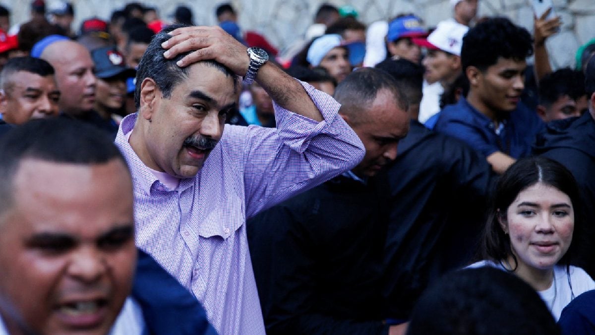 As Trump Sends Warships, Venezuela's Maduro Sings John Lennon’s ‘Imagine’ Urging Peace | Watch