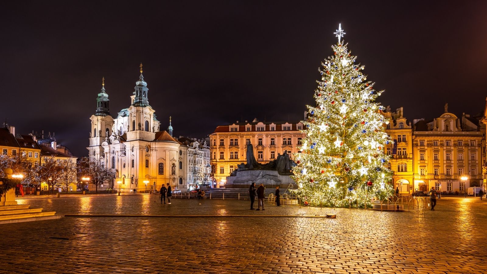 Celebrate Christmas Abroad: 2025’s Most Magical Getaways