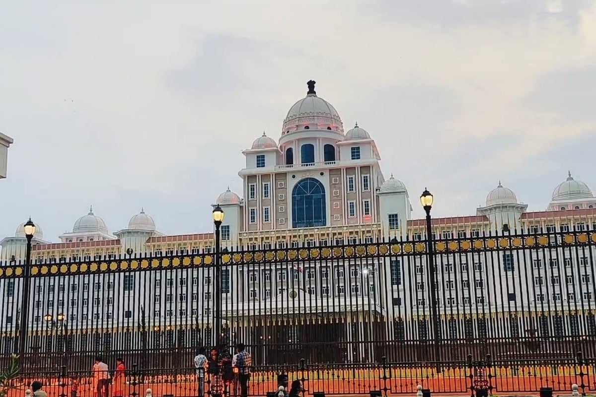   Seguido por Telangana com um GSDP de Rs 16,41 crore. 