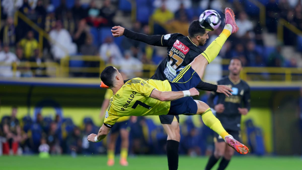 See It To Believe It! 40-Year-Old Cristiano Ronaldo Scores Stunning Overhead Bicycle Kick | Watch