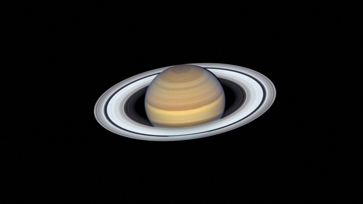 Saturno sorprende al mundo: sus anillos desaparecen de la vista en un instante.