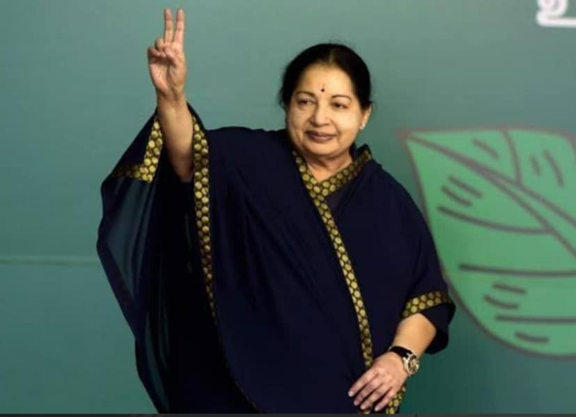 অবশ্য, যখন জয়ললিতা এই ছবি করছেন, তখন তিনি রাজনীতির জগতে আসেননি। এই ছবি মুক্তির অনেক পরে জয়ললিতা ভারতের অন্যতম শক্তিশালী রাজনৈতিক ব্যক্তিত্ব রূপে আত্মপ্রকাশ করেন। 