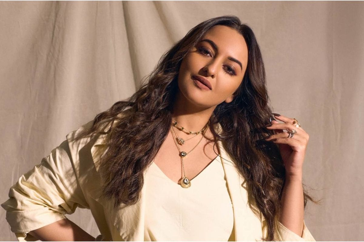 Sonakshi Sinha Reveals Her Most Essential Makeup Brushes For A Flawless Look | Watch