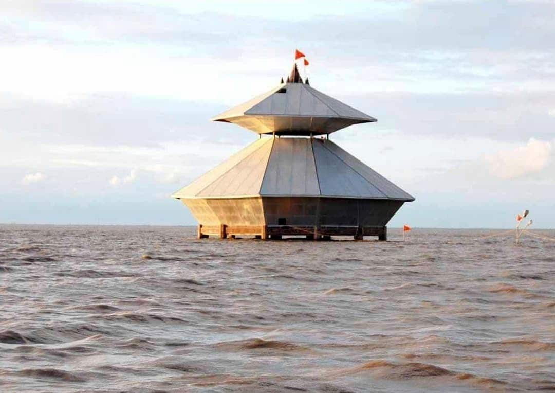 The Only Temple In India Where The Sea ‘Comes To Pray’ Twice A Day The Only Temple In India Where The Sea ‘Comes To Pray’ Twice A Day