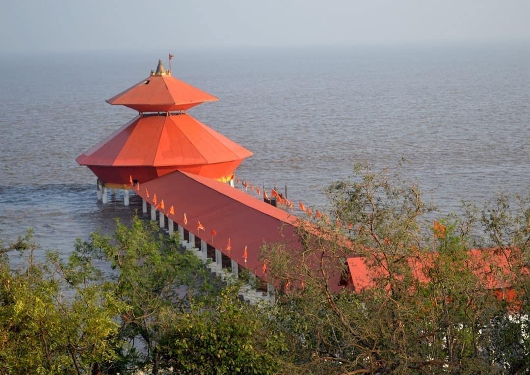 The Only Temple In India Where The Sea ‘Comes To Pray’ Twice A Day The Only Temple In India Where The Sea ‘Comes To Pray’ Twice A Day