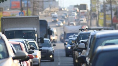 On Christmas eve, i.e., December 24, several restrictions have been put in force on Park Street. Moreover, two-way traffic is prohibited on Park Street before 2am on Thursday, instead of the usual 10pm. (Representative image)