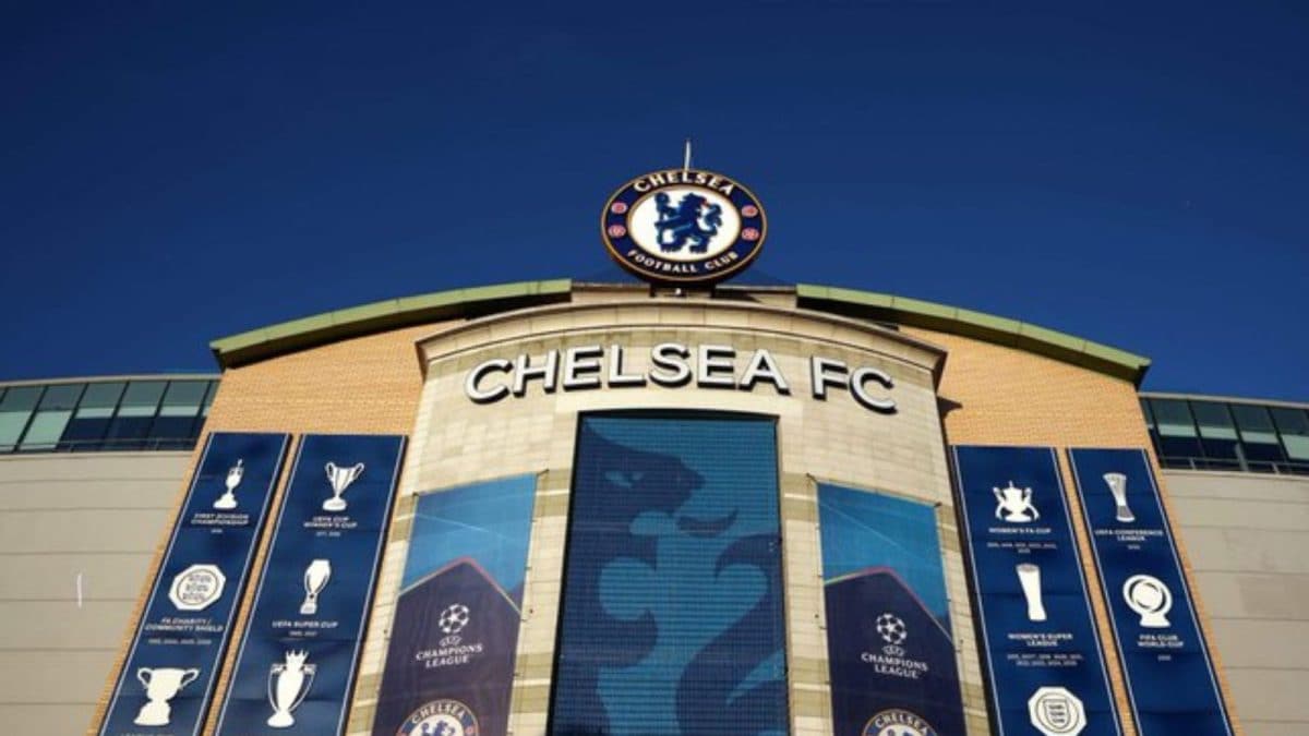 Unique Setup! Dave Fallows Joins Chelsea's Management Setup