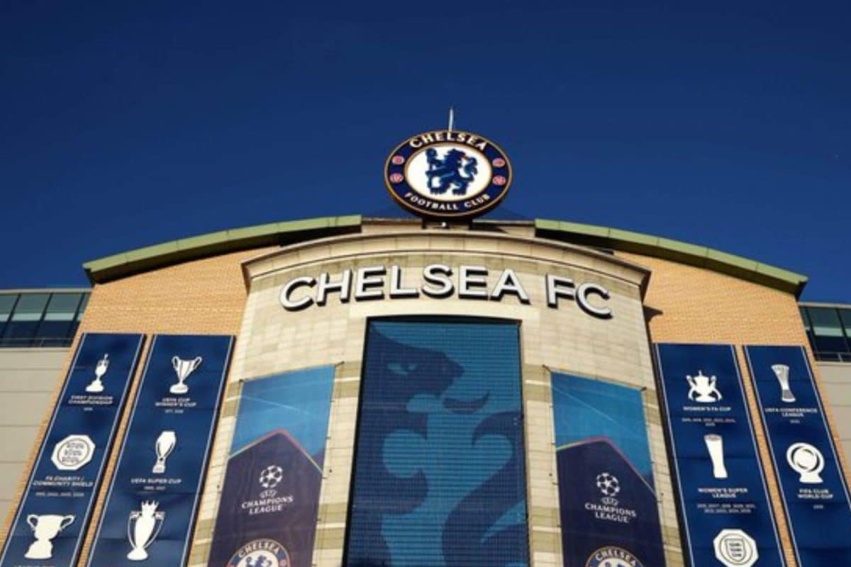 Unique Setup! Dave Fallows Joins Chelsea's Management Setup