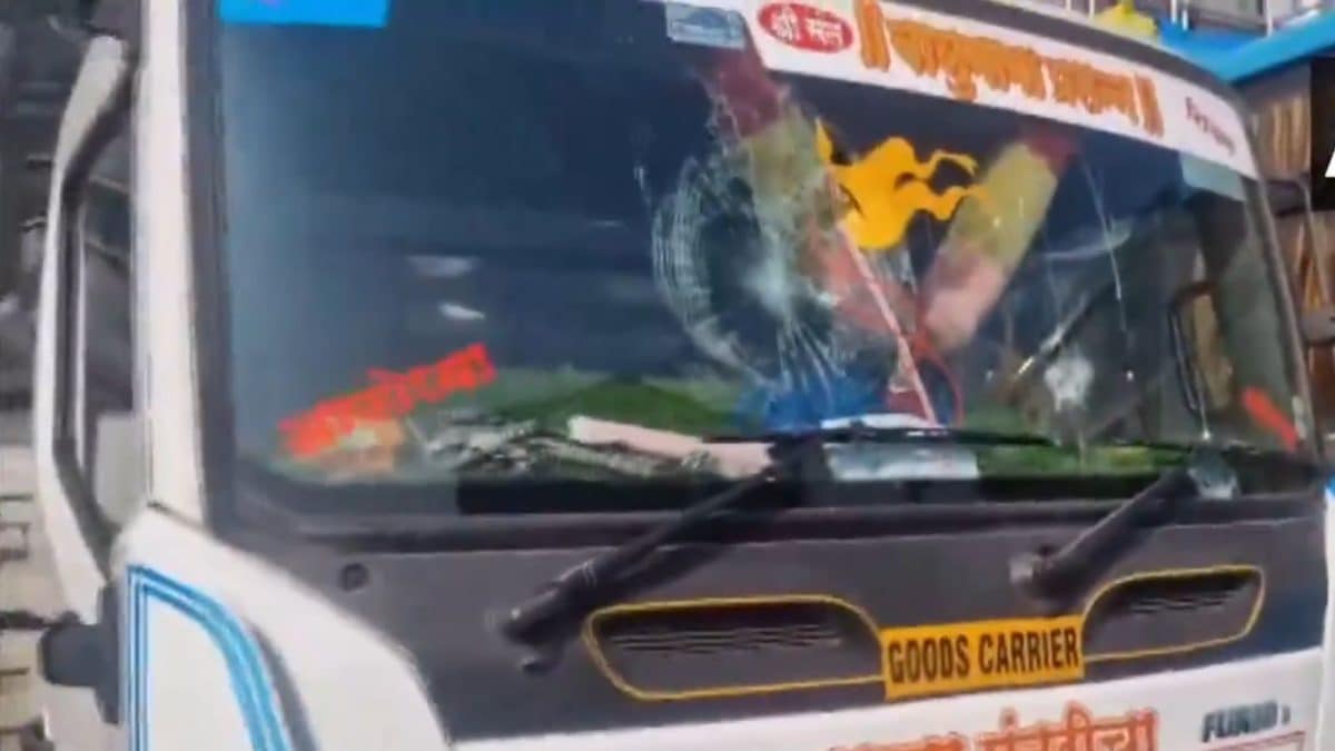 Karnataka Farmers’ Protest Over Sugarcane Pricing Turns Violent | Video