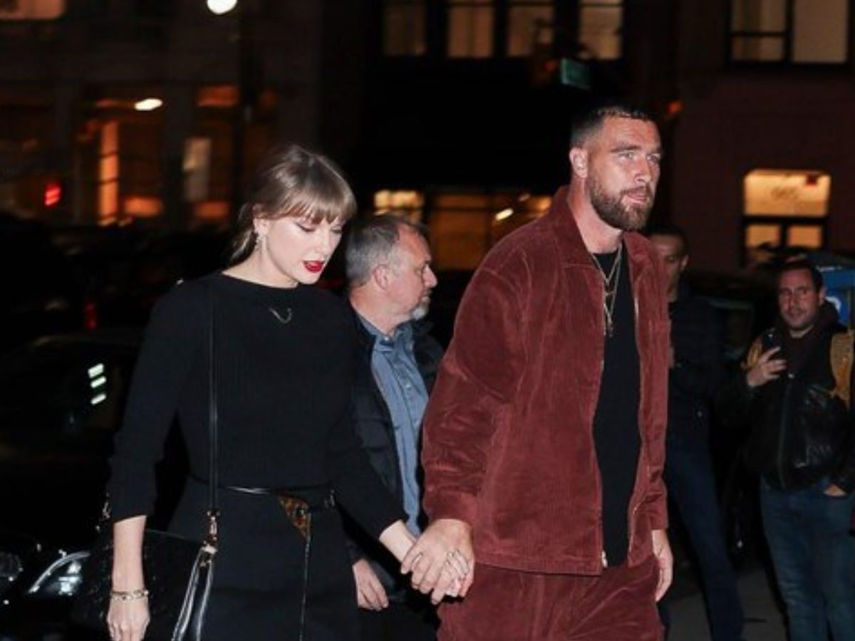 Taylor Swift And Travis Kelce Step Out Hand-In-Hand At Cosy NYC Date Night | Photos | Hollywood News - News18