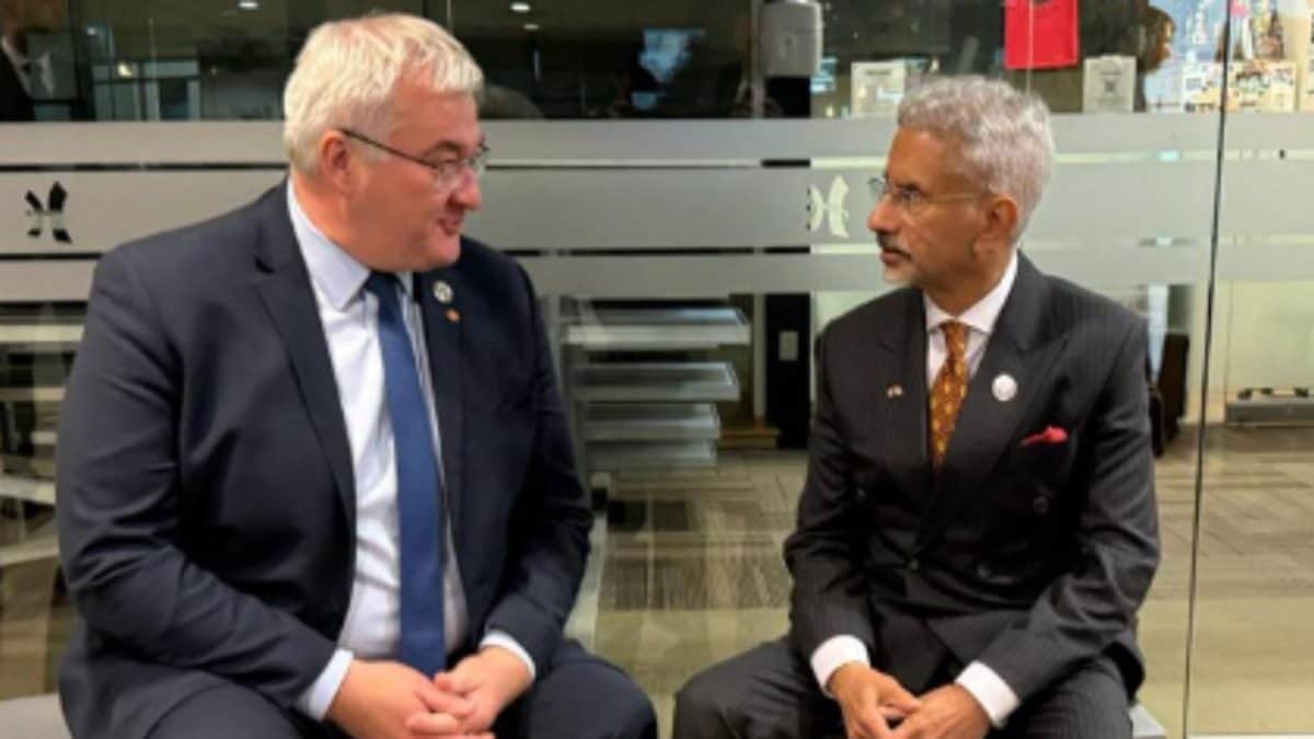 Jaishankar Holds Talks With Ukrainian Foreign Minister On G7 Meet Sidelines