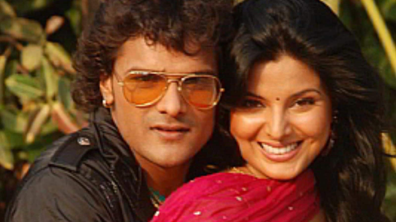 His success as a Bhojpuri singer brought him to Mumbai to chase bigger dreams. Khesari Lal Yadav made his acting debut with the 2012 Bhojpuri film Sajan Chale Sasural. He has since worked in over 100 Bhojpuri and Bollywood movies, and recorded over 5000 songs.