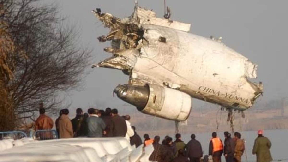 November 21, 2004: The Day Flight 5210 Vanished In 10 Seconds, Left All 53 Aboard Dead