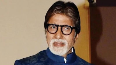 Amitabh Bachchan shared emotional videos and photos of fans gathered outside his Mumbai home, Jalsa, during Sunday darshan.