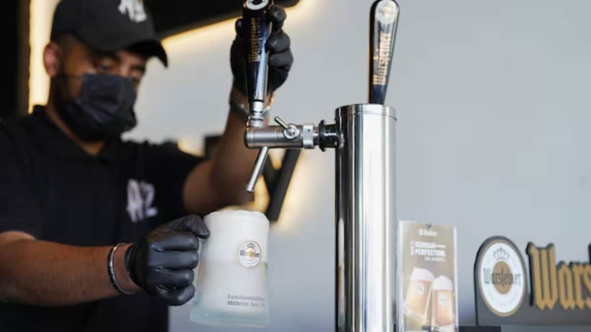 Saudi Arabia Expands Alcohol Access For Foreign Residents, Plans More Stores As Curbs Ease