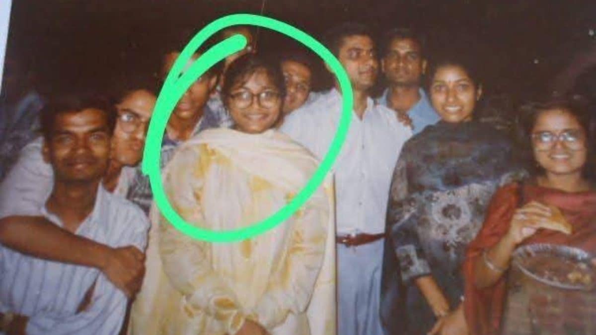 ‘Simply Can’t Believe It’: Family Of Red Fort Blast Accused Woman Doctor In Shock | India News ‘Simply Can’t Believe It’: Family Of Red Fort Blast Accused Woman Doctor In Shock | India News