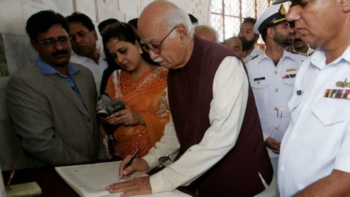 How Advani's Praise For Jinnah On Pakistani Soil Sealed His Political Fate 20 Years Ago