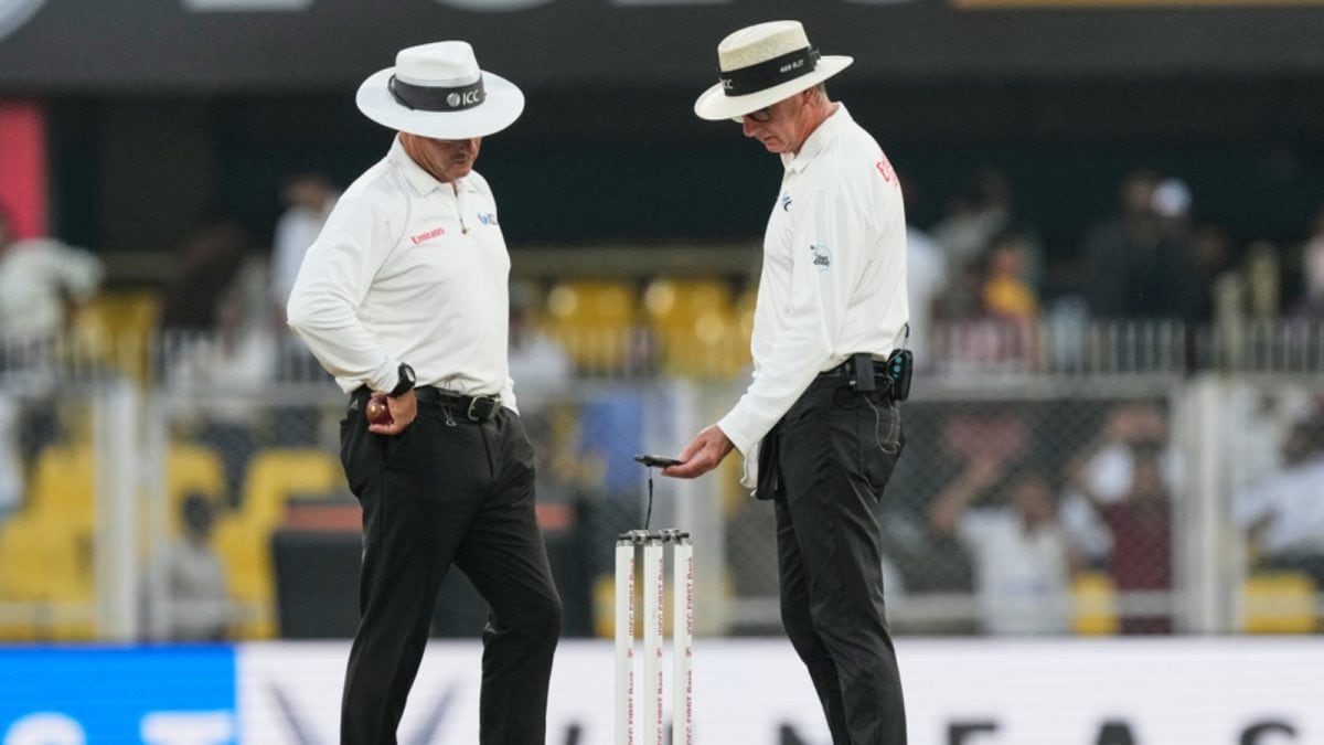 Philander Questions Bad Light Rules; India Dominates Day 1, 2 of SA Test