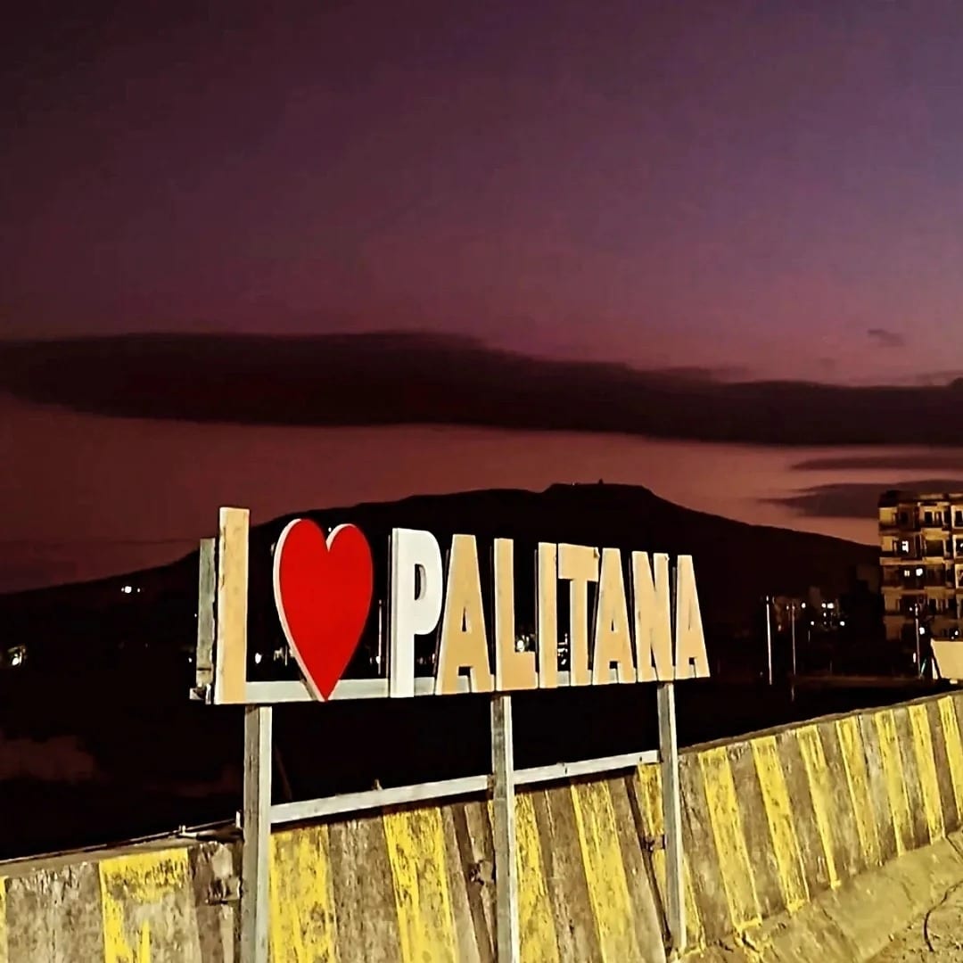 Welcome to Palitana, a town in Gujarat’s Bhavnagar district. It is known as the world’s first city to officially ban non-vegetarian food.