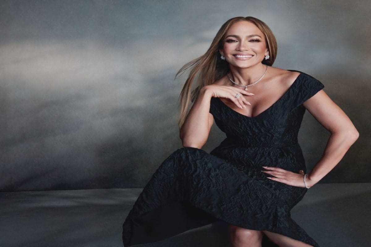 Jennifer Lopez Blinds Fans And Shines Bright Like A Diamond In New Insta Post
