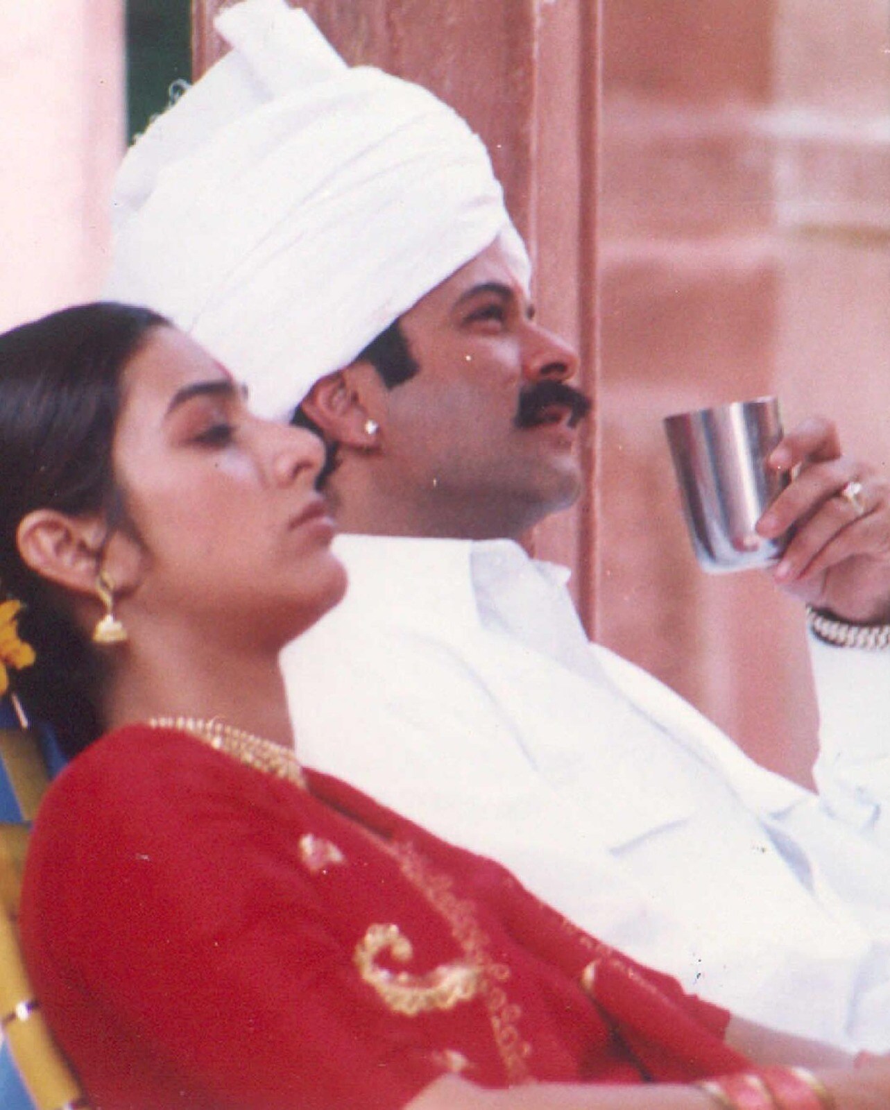 Anil Kapoor, Tabu, Amrish Puri, Pooja Batra, Milind Gunaji and Govind Namdeo delivered unforgettable performances in the film that instantly connected with viewers. Anil Kapoor, Tabu, Amrish Puri, Pooja Batra, Milind Gunaji and Govind Namdeo delivered unforgettable performances in the film that instantly connected with viewers.