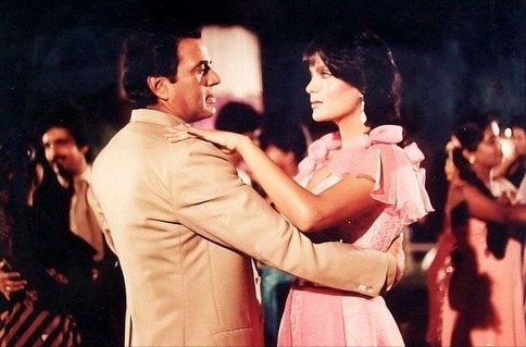 Bollywood Pays Tribute to Dharmendra