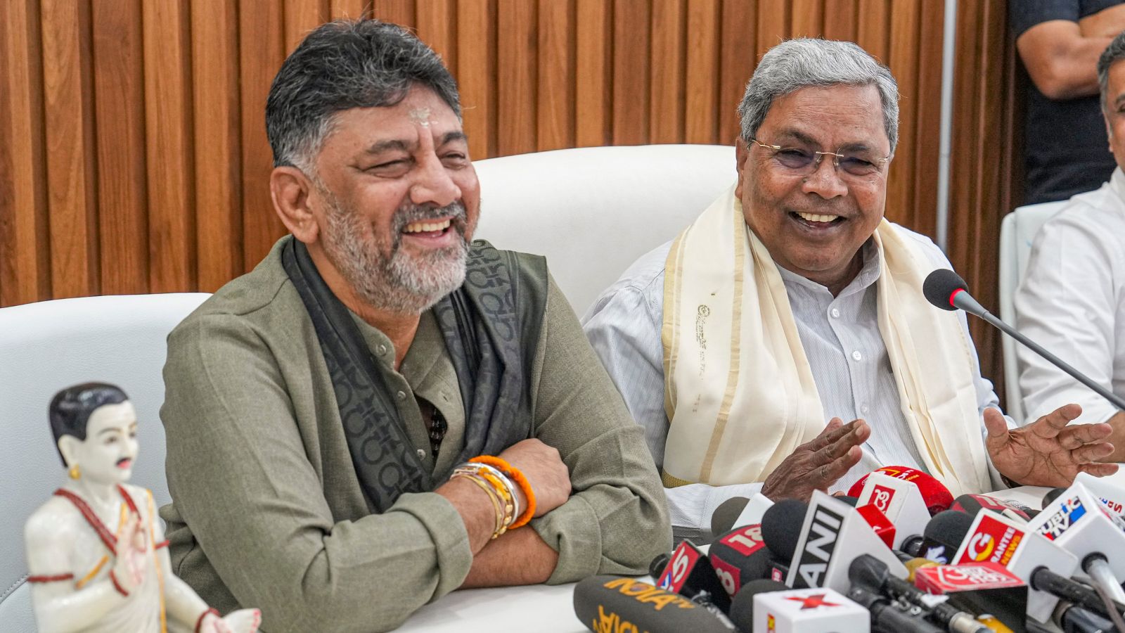 Breakfast Truce Or Political Band-Aid? Congress Serves Up Unity On The Menu At Sidda-DKS Meet