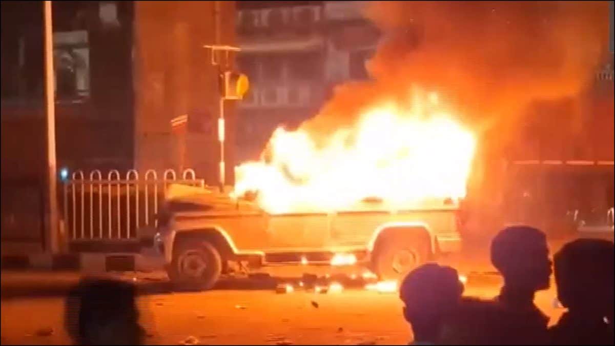 Angry Mob Torches Police Vehicle In Bihar's Gopalganj Over False Rumours Of Biker's Death