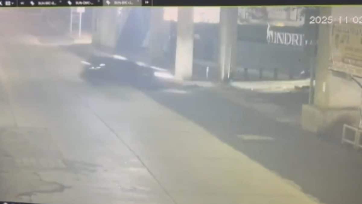 2 Cousins Killed After Car Spins Out Of Control, Crashes Into Metro Pillar In Pune | Video | India News