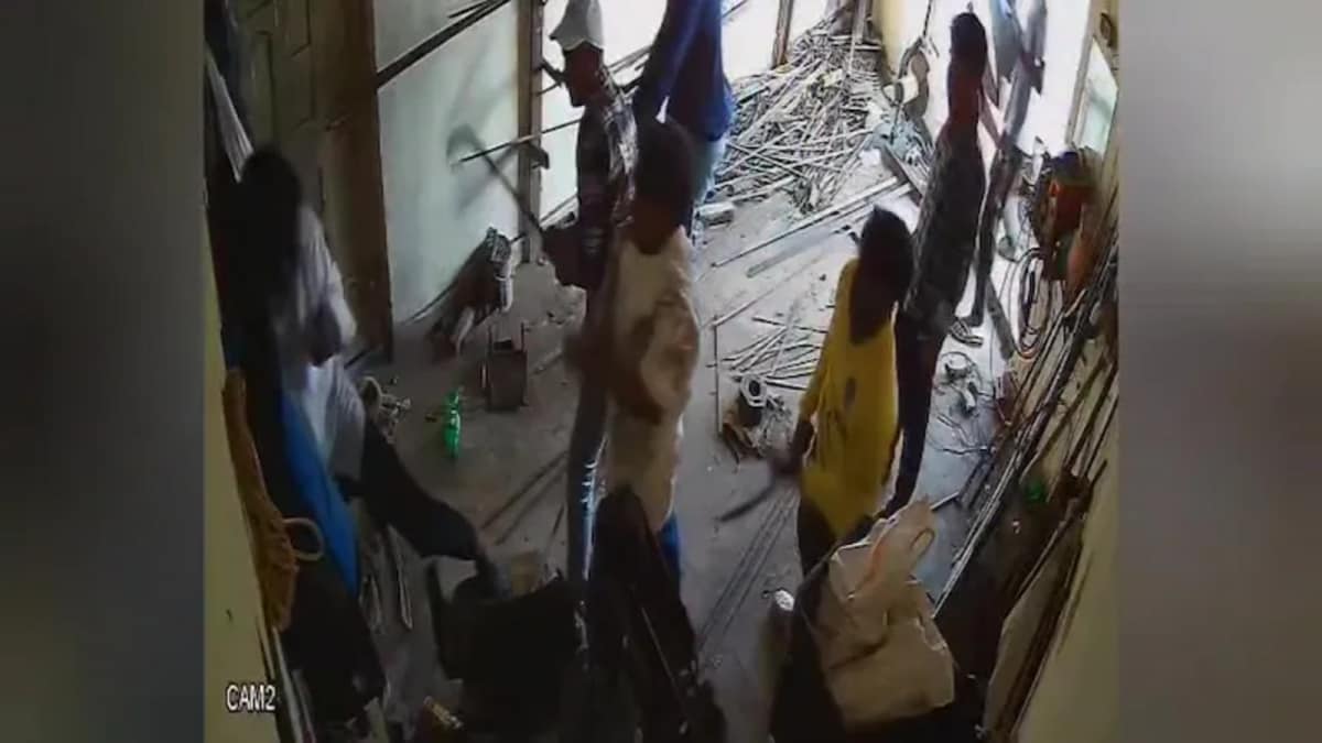 8 Gang Members Attack Man With Swords, Sickle In Thane In Old Rivalry