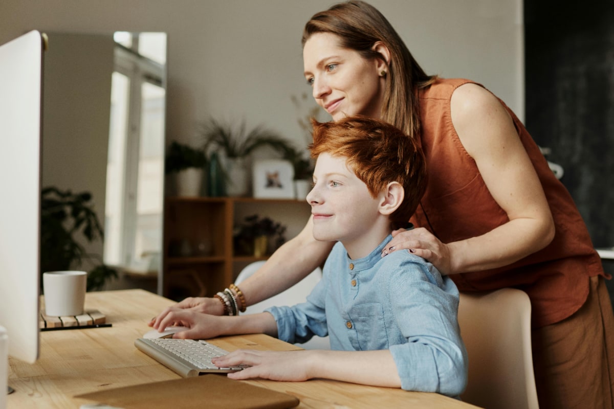 Parenting In Digital Age: 10 Smart Ways To Raise Kids In This Era