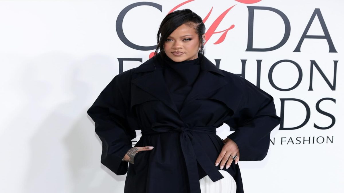 Rihanna Makes 1st Red Carpet Appearance After 3rd Baby at CFDA Awards