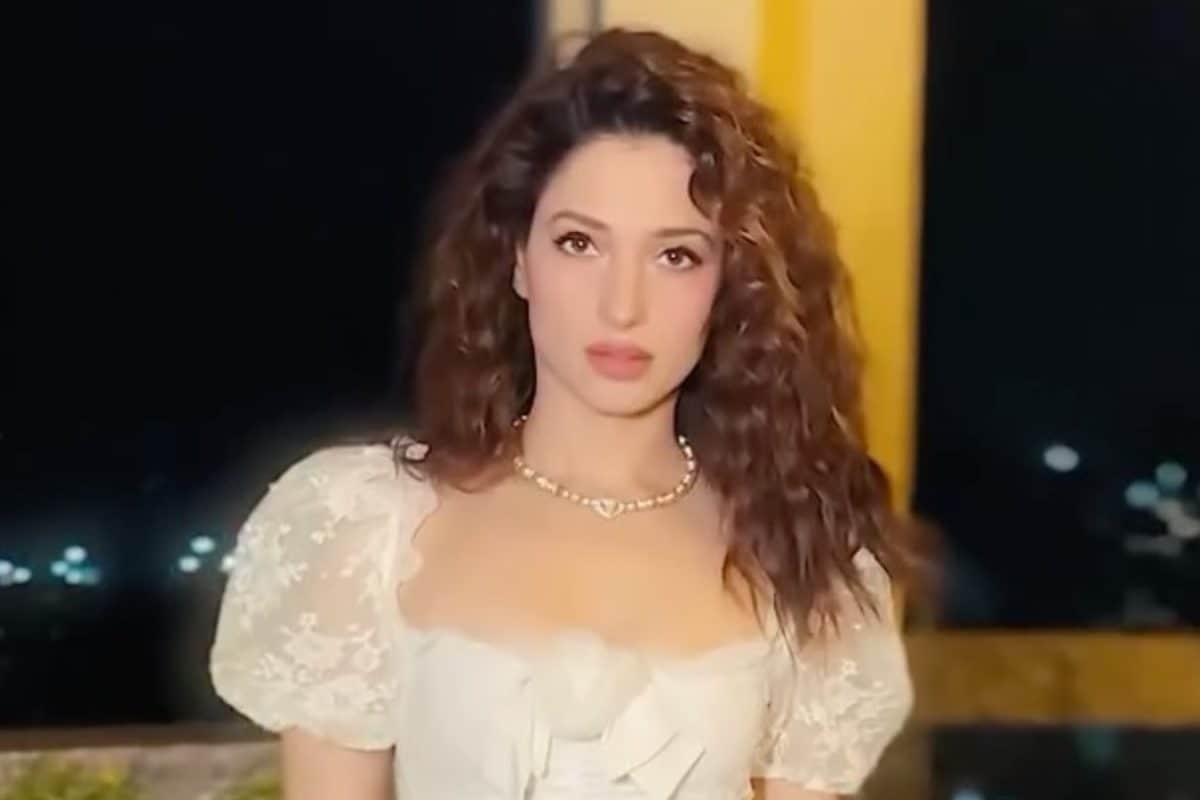 Tamannaah Bhatia Is Rosy Perfection, Wrapped In Lace, Frills and Puffed Sleeves