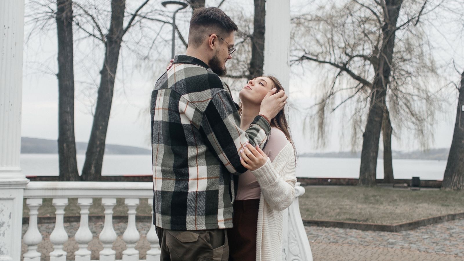 Cuffing Season Explained: The Science Behind Winter Romance