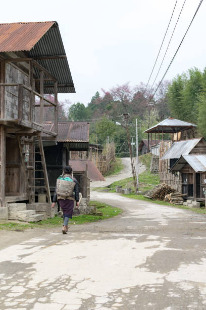 Perched at an altitude of around 1,240 meters, Dong is located near the tri-junction of India, China, and Myanmar. Thanks to its extreme eastern location, the village greets the sun nearly an hour before the rest of the country. 