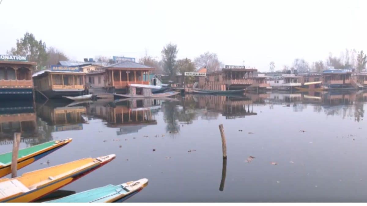 Kashmir Records Its Coldest November Since 2007, Srinagar Shivers At –4.5°C